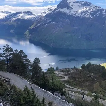 Koselig Garasjeloft! شقة *