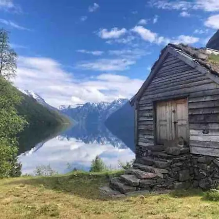 Koselig Garasjeloft! شقة