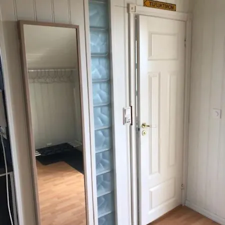 Koselig Garasjeloft! شقة