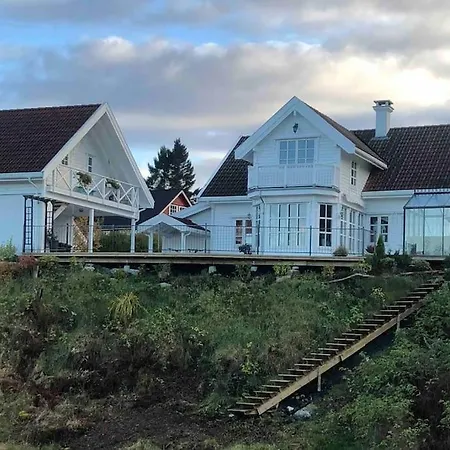 Lägenhet Koselig Garasjeloft! *